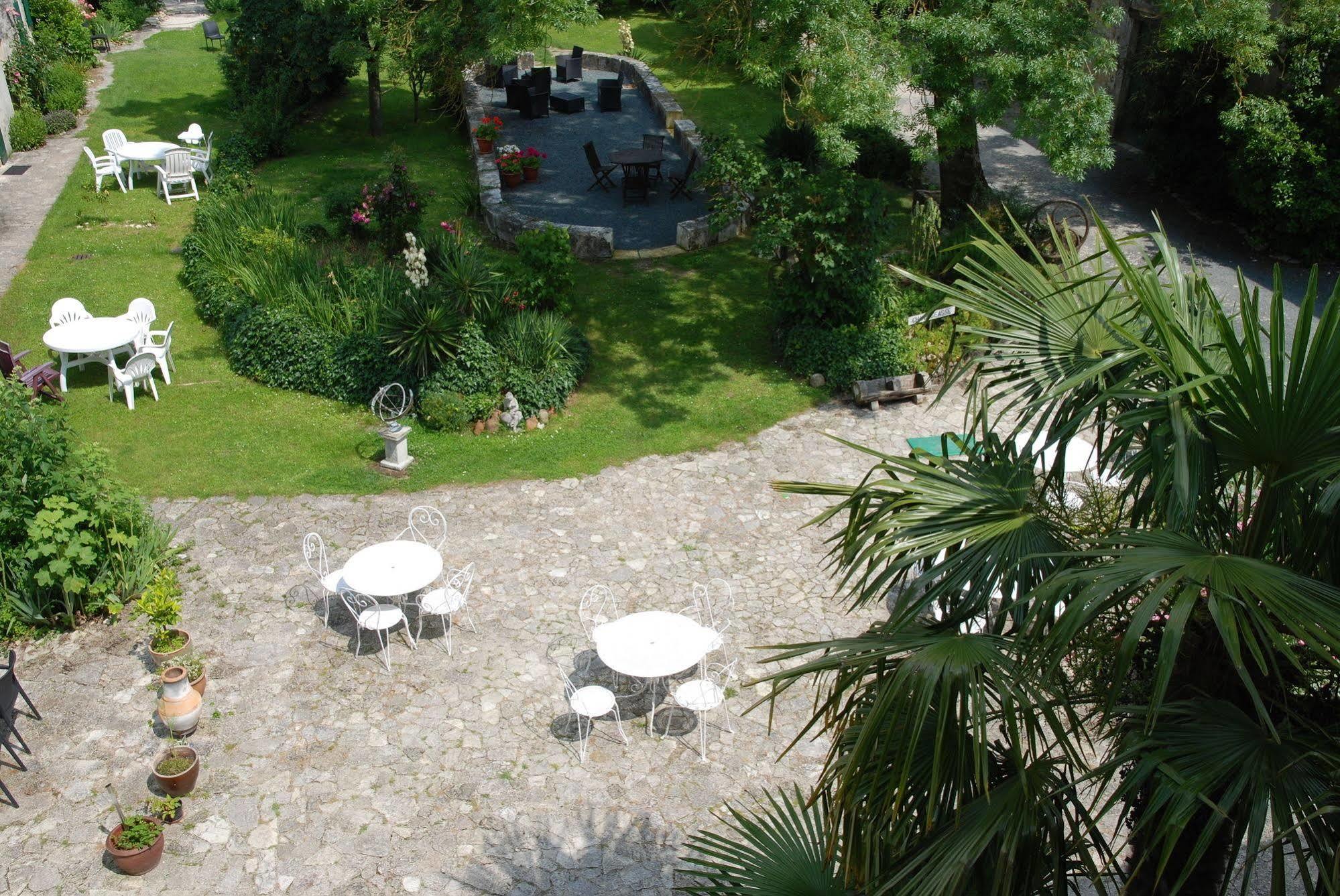 Domaine De Chantageasse Asnières-la-Giraud Exterior foto