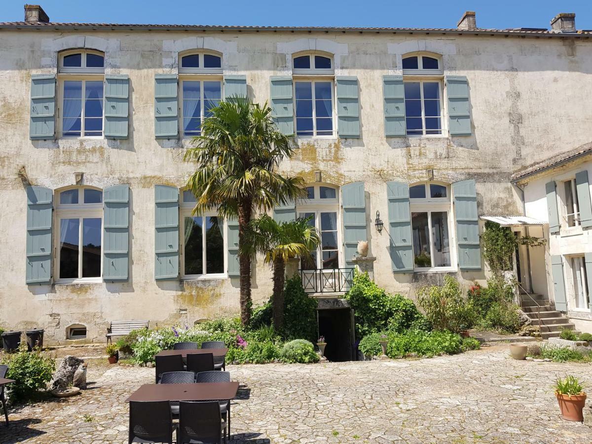 Domaine De Chantageasse Asnières-la-Giraud Exterior foto